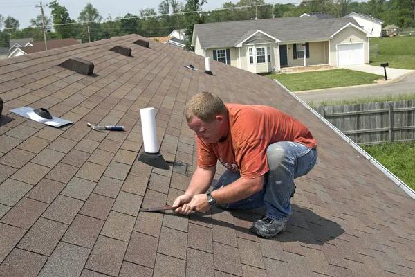 How to Choose the Best Roof Repair Contractor
