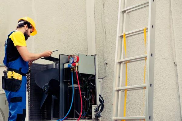 HVAC Contractor Checklist Before You Book a Service