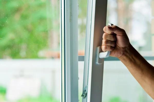 Hurricane Impact Windows and Doors: A Smart Upgrade for Miami Properties